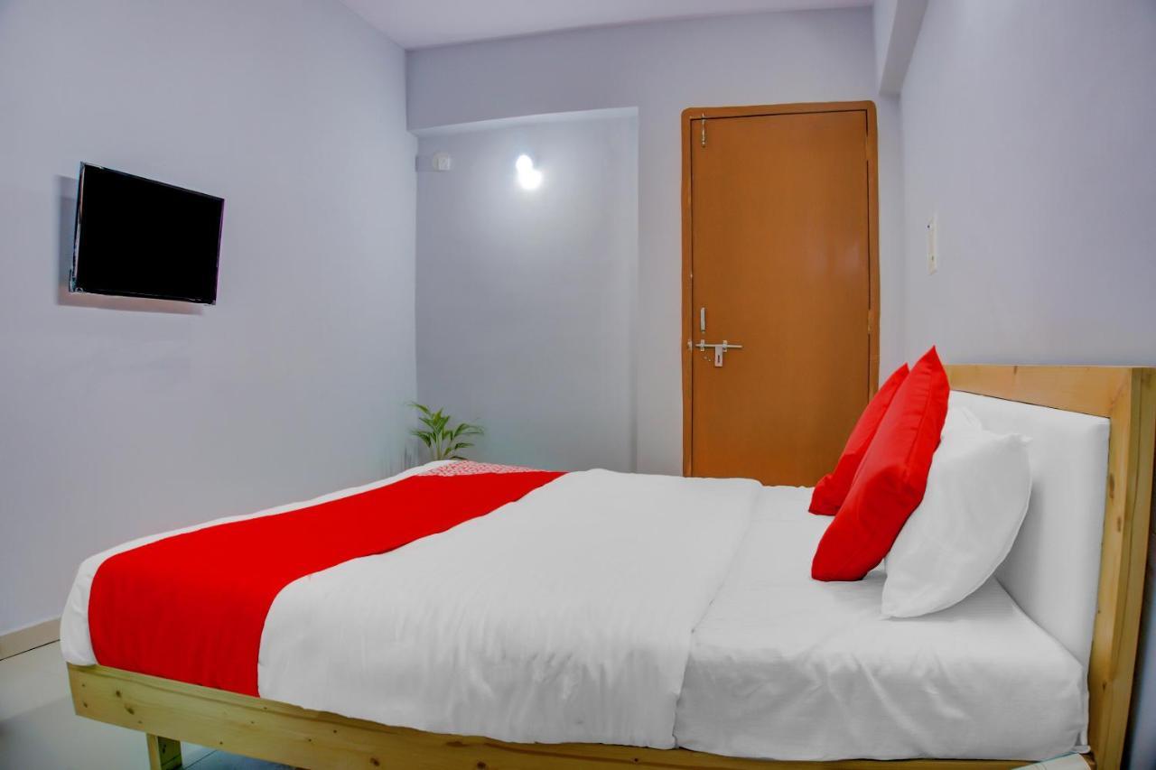 Oyo 75173 Hotel Regency Súrat Exteriér fotografie
