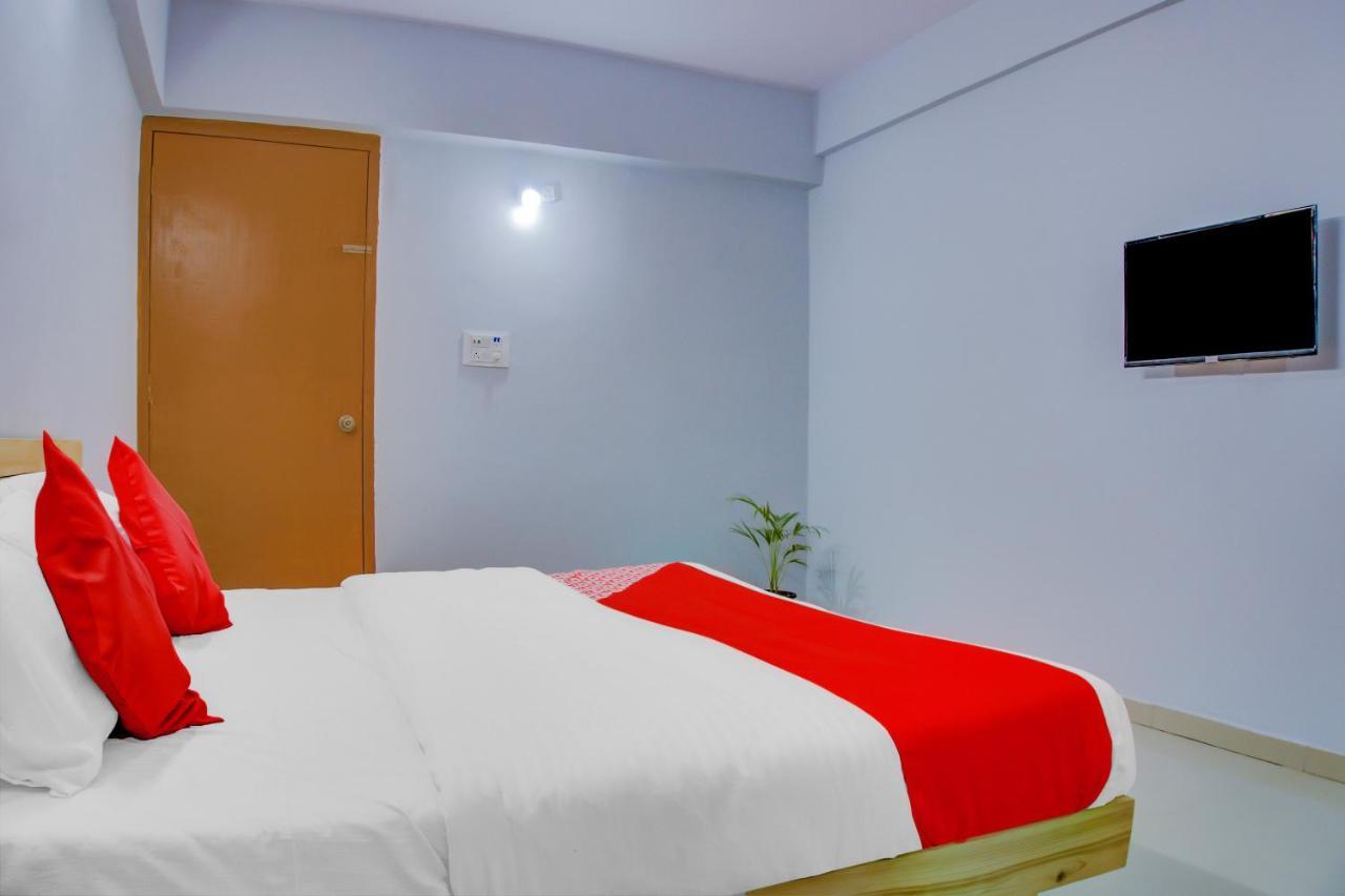 Oyo 75173 Hotel Regency Súrat Exteriér fotografie
